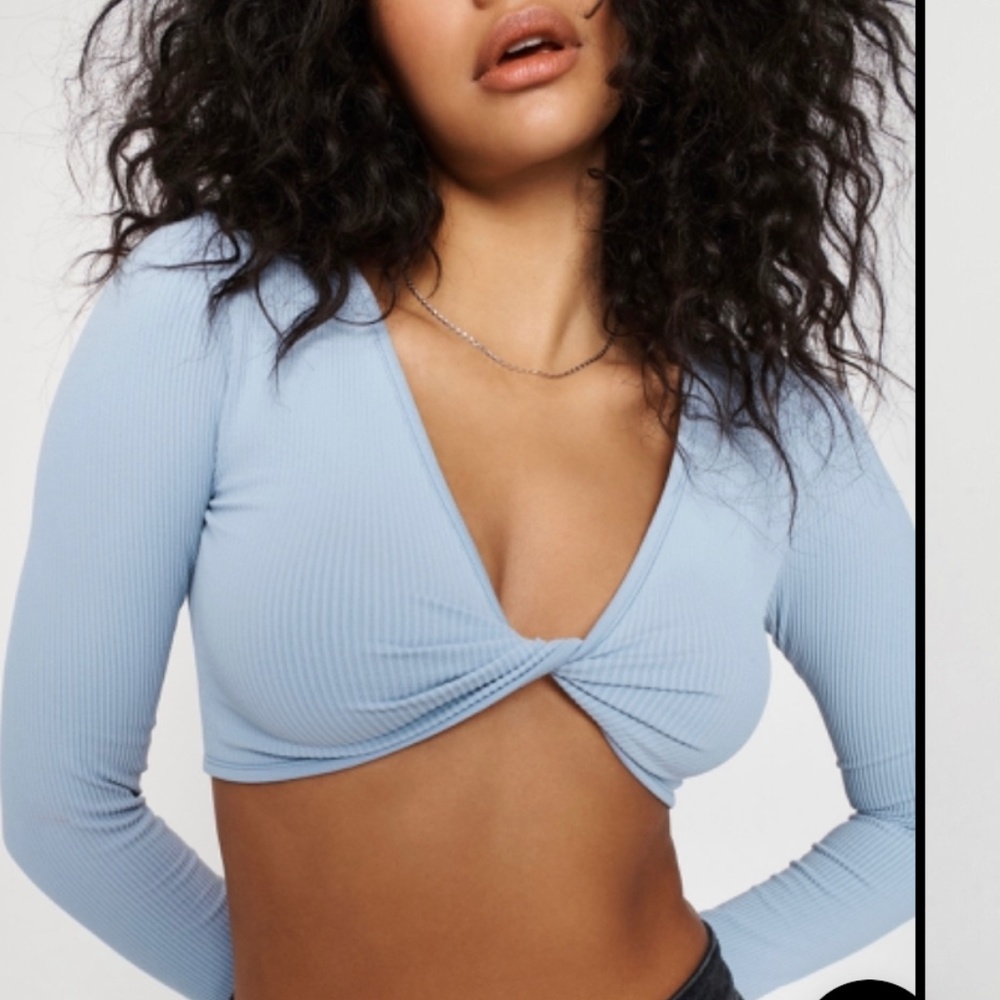 URGENT DOES ANYONE HAVE THIS TOP